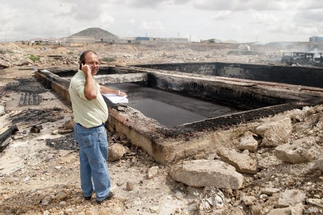 Arden tres balsas con residuos industriales en los antiguos terrenos de Zincsa - 1, Foto 1