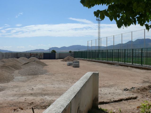 El Polideportivo Municipal contará con una nueva pista de fútbol 7 de césped artificial - 1, Foto 1