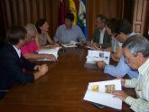 El alcalde de guilas y el delegado del Gobierno en Murcia mantienen una reunin de trabajo en el consistorio aguileño