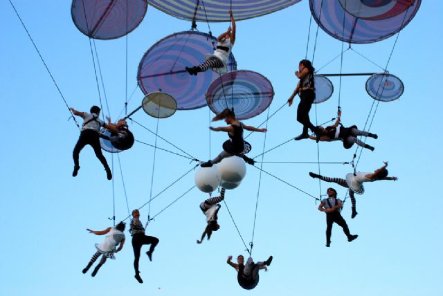 'Voala Proyects' ultima los preparativos de su obra de teatro aéreo 'Muaré' - 1, Foto 1