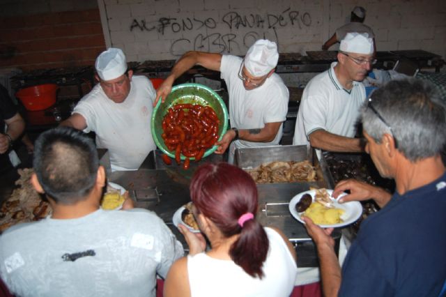 El tradicional desfile de carrozas aportará su multitudinario color a las fiestas torreñas - 4, Foto 4