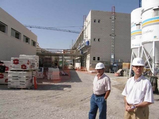 La construcción del edificio de Primaria del Colegio Ana Caicedo ha dado trabajo a 60 personas hasta ahora - 1, Foto 1