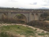 El alcalde solicita a la Confederación Hidrográfica del Segura que proceda a la limpieza de la mota del río Guadalentín
