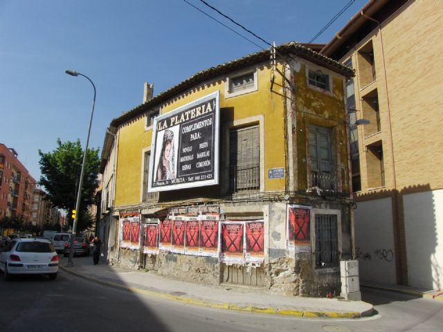 Denuncian el estado de ruina en que se encuentra un edificio junto al Templete - 1, Foto 1