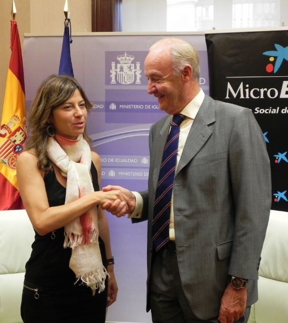 Firma con MicroBank del convenio de microcréditos para fomentar la actividad productiva y empresarial, y la creación de empleo femenino - 2, Foto 2