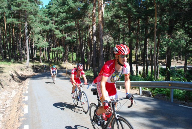 Tres corredores del Club Ciclista Santa Eulalia participaron en la 17 marcha cicloturista Pedro Delgado en Segovia, Foto 2