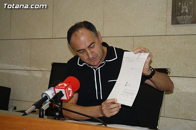 Valverde Reina: El campo de césped natural del Polideportivo Municipal 6 de Diciembre ha generado más de 16.000 € de ingresos para el municipio, Foto 1