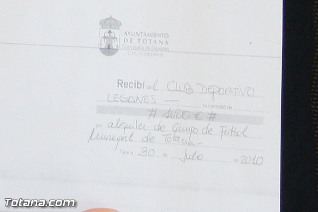 Valverde Reina: El campo de césped natural del Polideportivo Municipal 6 de Diciembre ha generado más de 16.000 € de ingresos para el municipio, Foto 2