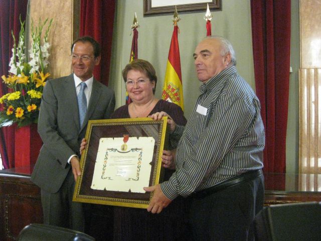 El Alcalde Cámara entrega los Honores y Distinciones de la Ciudad de Murcia durante el Pregón de la Feria 2010 - 2, Foto 2