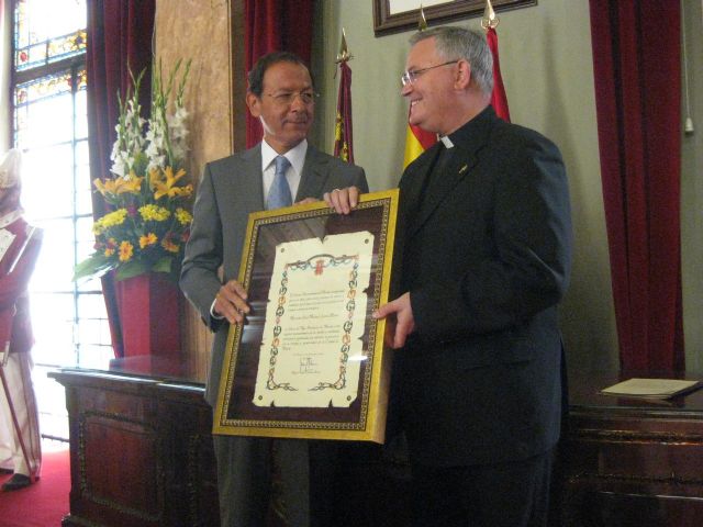 El Alcalde Cámara entrega los Honores y Distinciones de la Ciudad de Murcia durante el Pregón de la Feria 2010 - 5, Foto 5