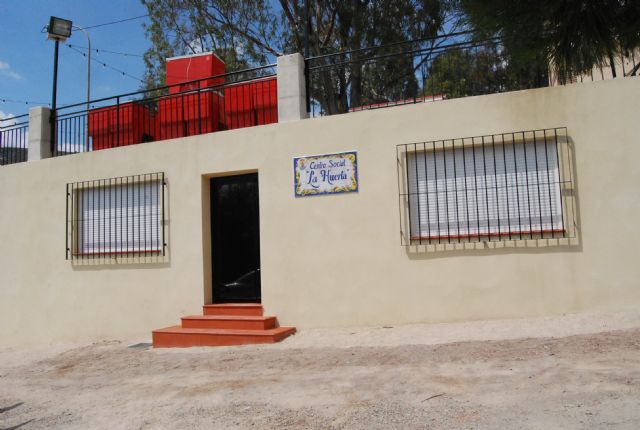 El ayuntamiento ha puesto en marcha infraestructuras sociales y adecuado caminos rurales de La Huerta, Foto 1