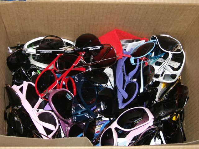 La Policía Local realiza 34 decomisos de copias piratas y prendas falsificadas en los mercadillos municipales - 2, Foto 2