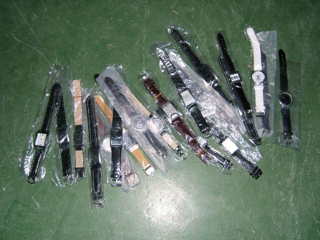 La Policía Local realiza 34 decomisos de copias piratas y prendas falsificadas en los mercadillos municipales - 4, Foto 4