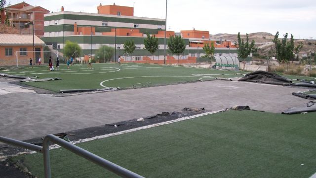 El PSOE pide responsabilidades por el estado lamentable del campo de fútbol de San Miguel arreglado hace menos de un año. - 1, Foto 1