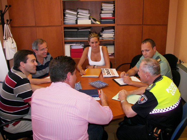Reunión de la Junta Local de Seguridad para planificar las próximas fiestas de El Otro Lao y La Algaida 2010 - 1, Foto 1