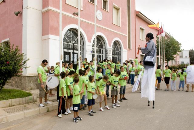 Una tamborada convoca a los jóvenes para el inicio del curso escolar - 1, Foto 1