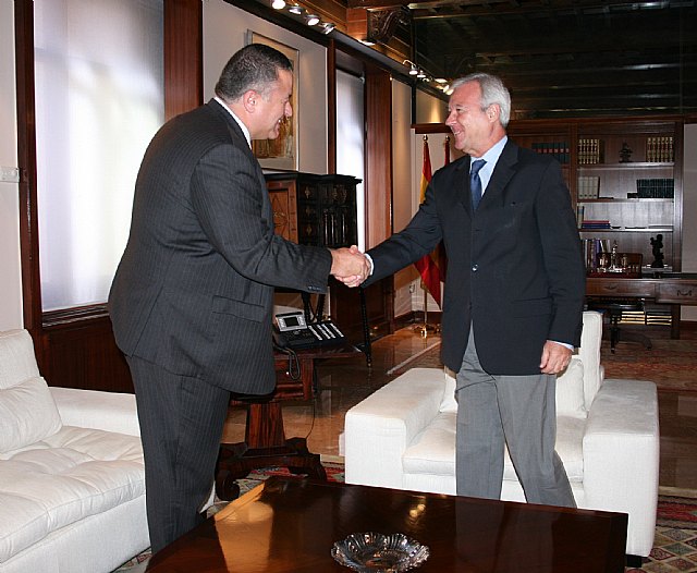 El presidente de la Comunidad recibe al alcalde de La Unión, Francisco Bernabé - 2, Foto 2