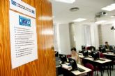 Ordenadores e internet para que los parados busquen empleo