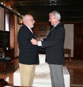 El presidente de la Comunidad, Ramn Luis Valcrcel, recibe al presidente de la Autoridad Portuaria de Cartagena, Adrin ngel Viudes