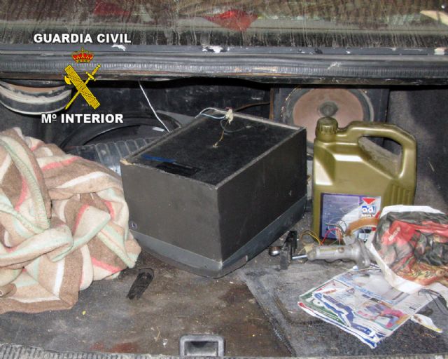 La Guardia Civil ha detenido a dos personas dedicadas a cometer robos en explotaciones agrícolas - 1, Foto 1