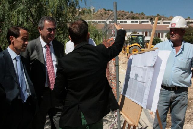 El alcalde se queja ante el delegado del Gobierno de que el 80% de la A-33 se haya quedado sin fecha para su ejecución - 1, Foto 1