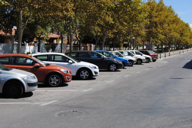 La concejalía de Tráfico apuesta por los aparcamientos en espiga o sentido oblicuo a la vía - 1, Foto 1