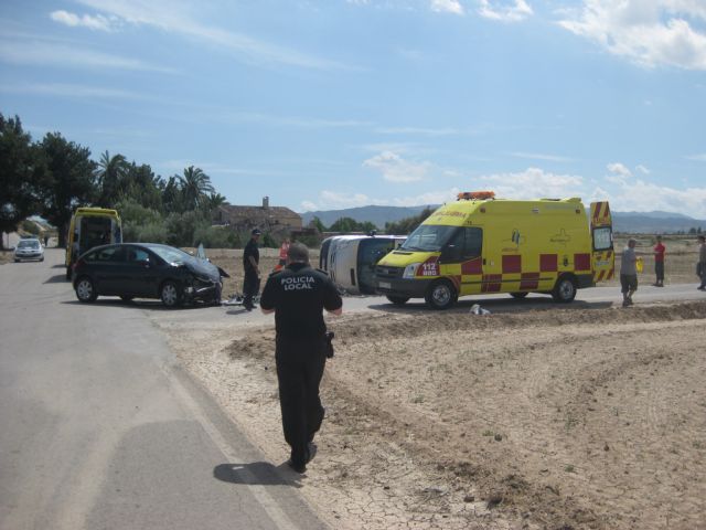 Policía Local y Protección Civil de Totana intervienen en un accidente de tráfico, Foto 2