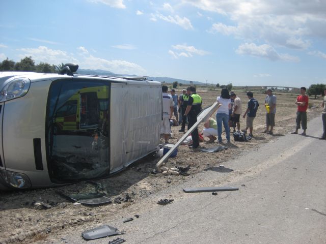 Policía Local y Protección Civil de Totana intervienen en un accidente de tráfico - 3, Foto 3