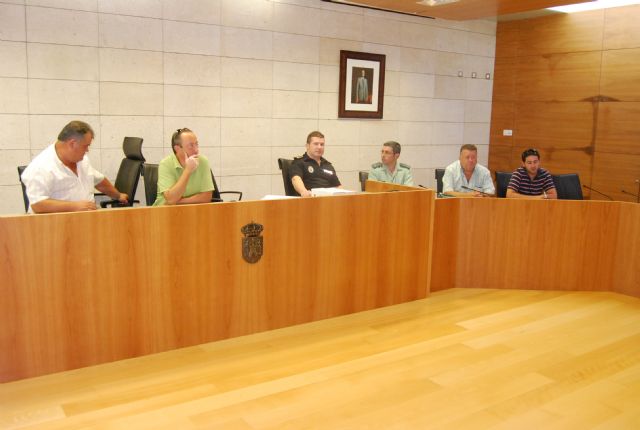 Guardia Civil, Policía Local y vigilantes rurales extreman la vigilancia en las zonas de cultivo de uva de mesa en Totana, Foto 2