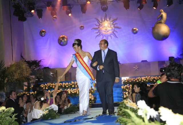 Ana Hellín González fue coronada como Reina de las Fiestas de Puerto Lumbreras 2010 ante más de 2.000 personas - 3, Foto 3