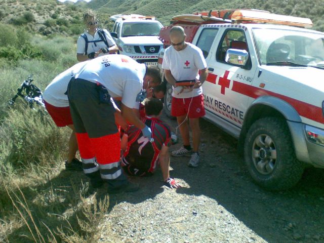 Cruz Roja de Águilas asiste a un precipitado en el paraje conocido como la Morra del Pan - 1, Foto 1