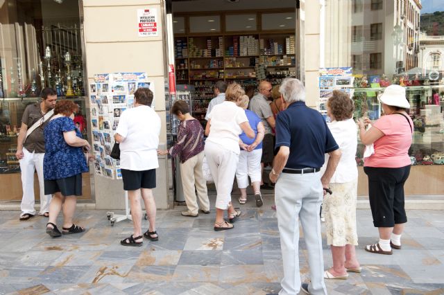 Dos cruceros llenan las calles de la ciudad de turistas extranjeros - 2, Foto 2