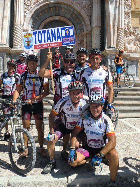 More than sixty cyclists totaneros get the Jubilee after making the pilgrimage to Caravaca de la Cruz bikes, Foto 2