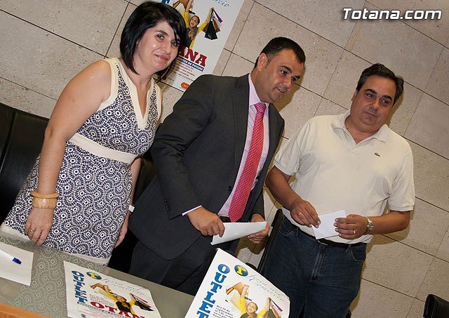 Totana celebra del 30 al 3 de octubre en la Plaza de la Constitución la Primera Feria del Comercio Outlet, Foto 5