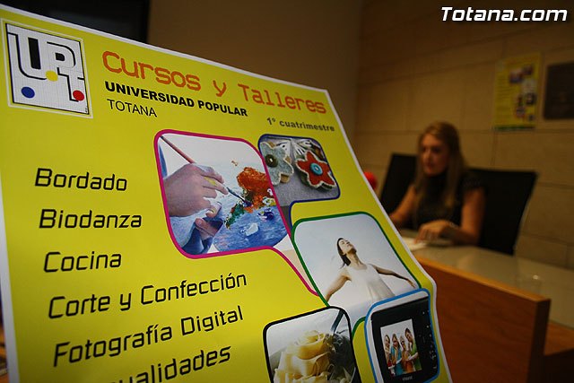 Cultura oferta un total de 8 cursos del programa de actividades de la Universidad Popular de Totana, Foto 2