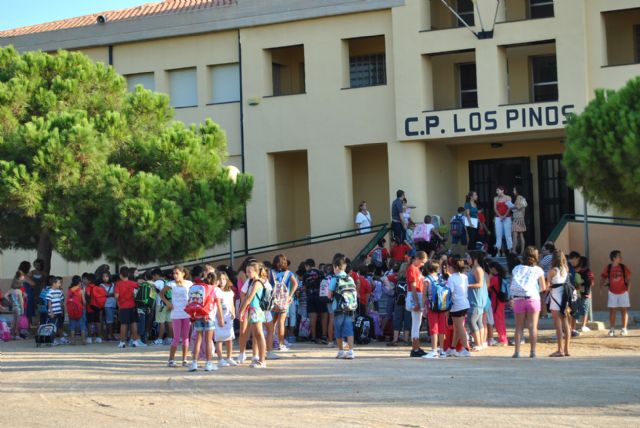 Los niños pinatarenses vuelven al cole con normalidad y mejoras en los colegios - 1, Foto 1
