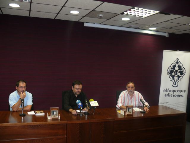 Eloy M. Cebrián presenta, en Jumilla, su libro ´Comunión´, dentro del ciclo ´La biblioteca presenta´ - 2, Foto 2