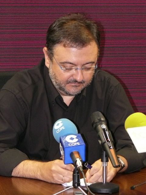 Eloy M. Cebrián presenta, en Jumilla, su libro ´Comunión´, dentro del ciclo ´La biblioteca presenta´ - 3, Foto 3