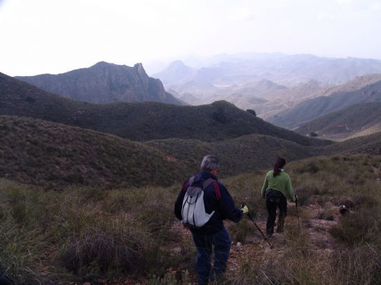 El programa de senderismo, ofertado por la concejalía de Deportes para esta temporada, incluye un total de siete salidas, Foto 1