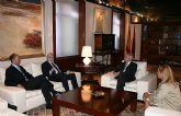 El presidente de la Comunidad, Ramn Luis Valcrcel, recibe al cnsul y la vicecnsul de Italia en la Regin de Murcia