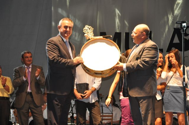 El delegado del Gobierno en Murcia fue el encargado de leer el Pregón de las Fiestas de Mula ante unos 1.000 vecinos de este municipio - 4, Foto 4