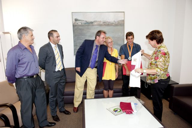 La alcaldesa felicita a los campeones del mundo de Acuatlón - 5, Foto 5