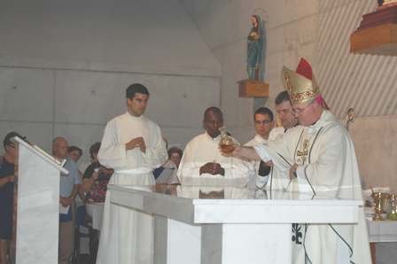 El Sr. Obispo consagra el nuevo templo de Santa Rosa de Lima de El Palmar - 3, Foto 3