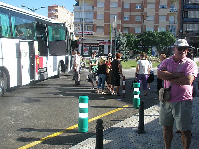 Socios y colaboradores de la asociación MIFITO disfrutaron de una jornada festiva en la feria de Albacete, Foto 1