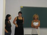 Mujer forma a las mujeres a travs de un curso de gerontologa