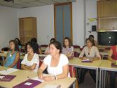 Las mujeres del municipio aprenden inglés