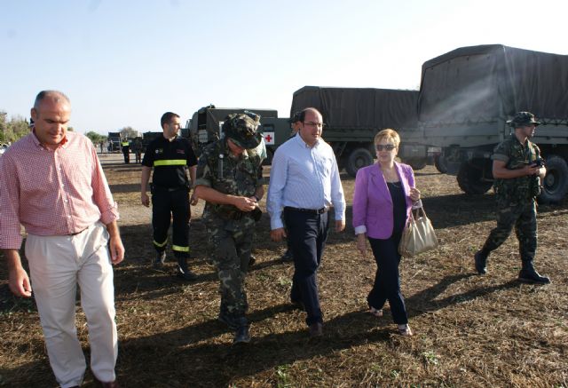 El Alcalde visita a los más de 200 militares del Grupo de Artillería Antiaérea I/74 que realizan maniobras del ejército en Puerto Lumbreras - 1, Foto 1