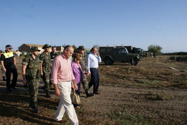 El Alcalde visita a los más de 200 militares del Grupo de Artillería Antiaérea I/74 que realizan maniobras del ejército en Puerto Lumbreras - 3, Foto 3
