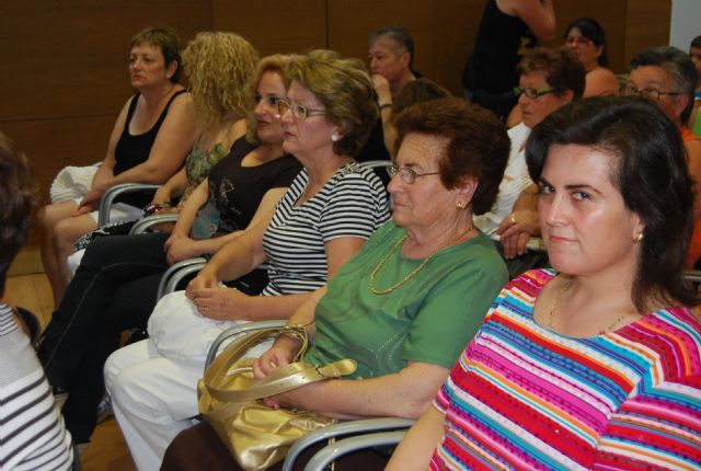 La concejalía de Mujer y la asociación Solidaridad Intergeneracional organizan el curso gratuito de cuidadores de personas dependientes, Foto 1