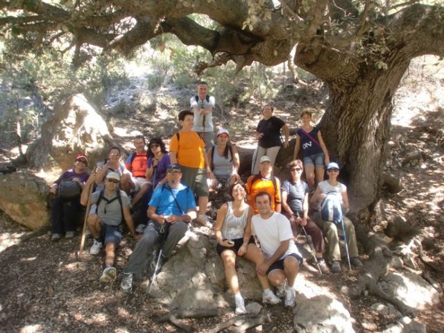 Más de una quincena de senderistas participaron en la primera ruta del programa deportivo organizado por la concejalía de Deportes, Foto 2
